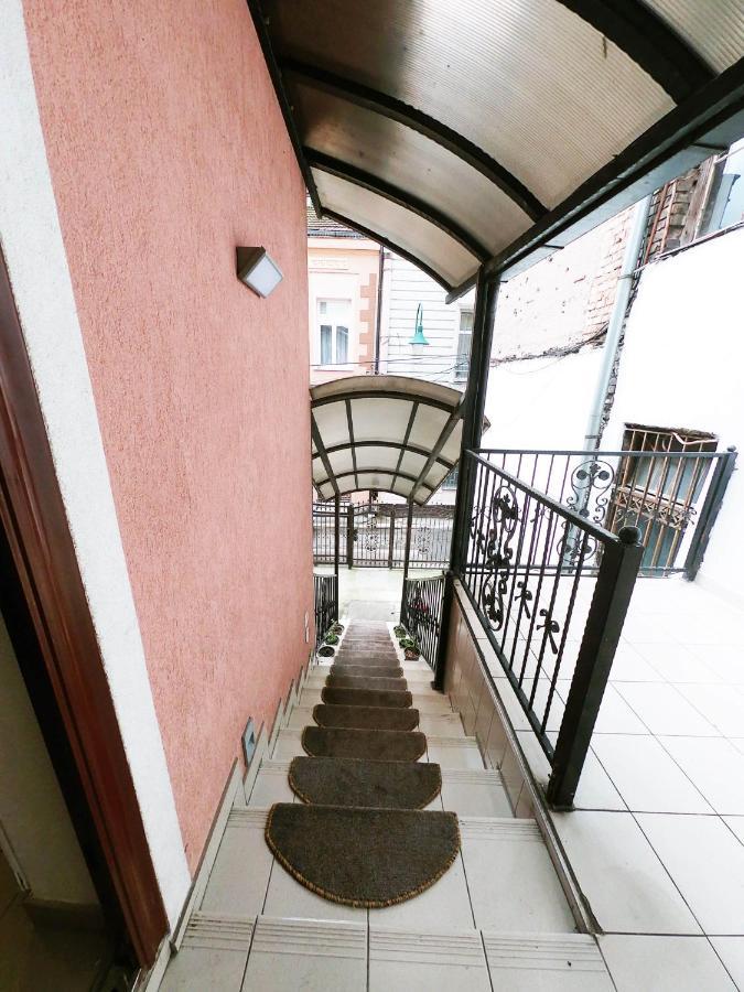 Apartments Room Marrakech Сараево Экстерьер фото